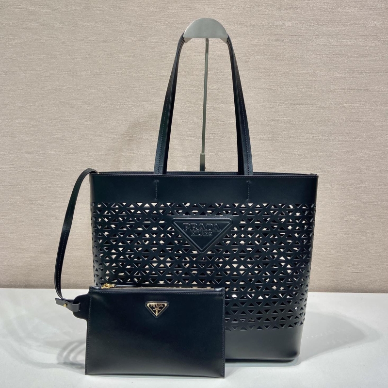 Pra*a tote bags